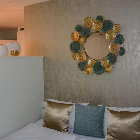 Moderne Ferienwohnung Мерано Экстерьер фото