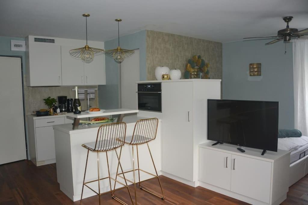 Moderne Ferienwohnung Мерано Экстерьер фото